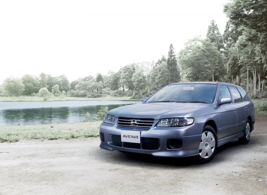  Nissan Avenir 1999 года  (фото 2 из 9)